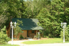Wild Rose Cabin by Amish Country Lodging